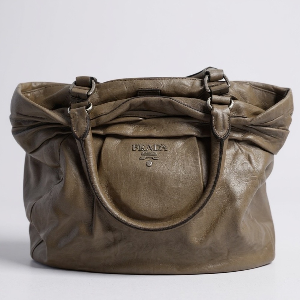 PRADA pleated calf leather bag w/authenticity card elephant grey very good cond